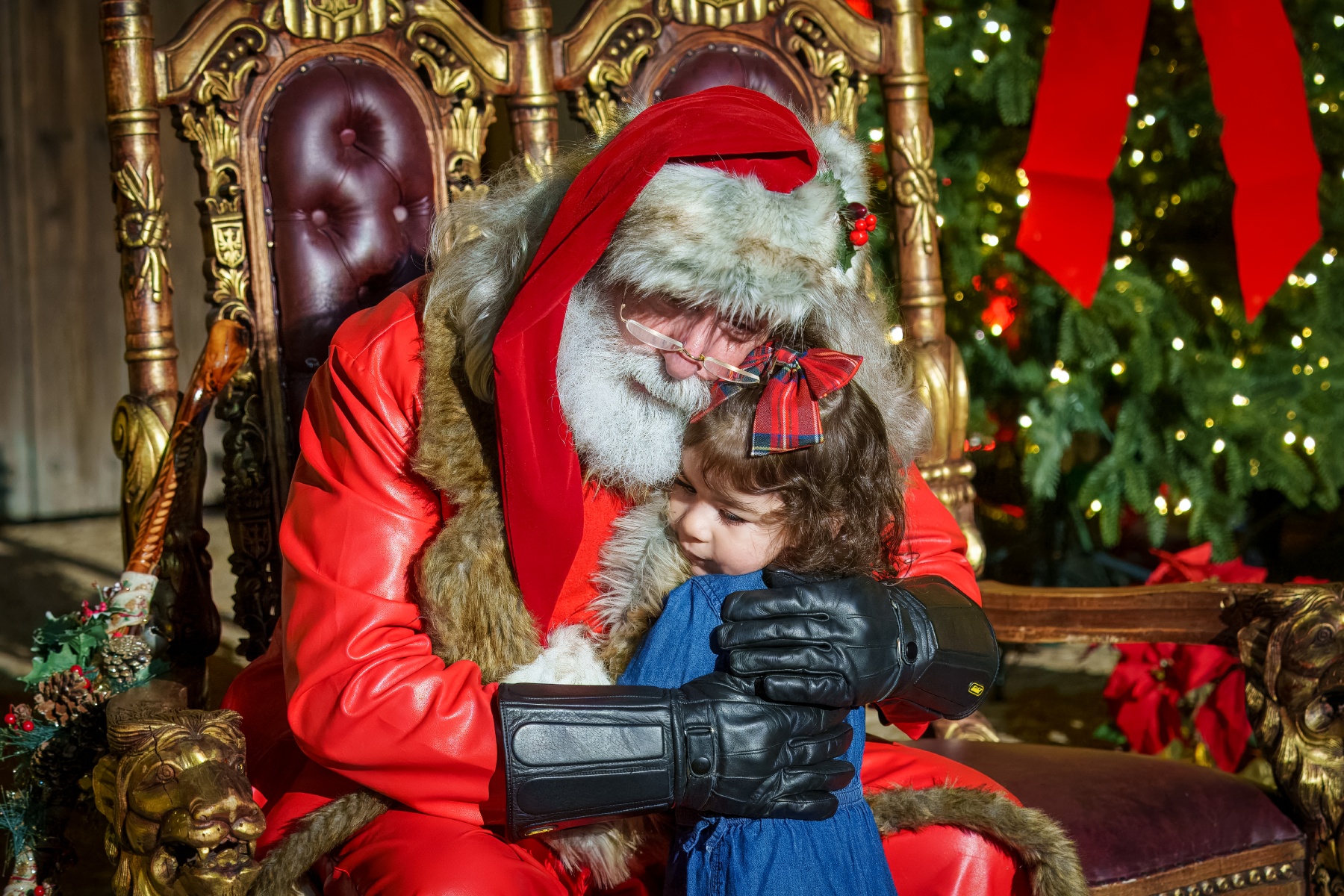 Santa Photos & Christmas Caroling